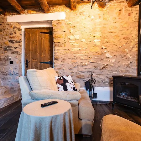 Masia El Nido Country house